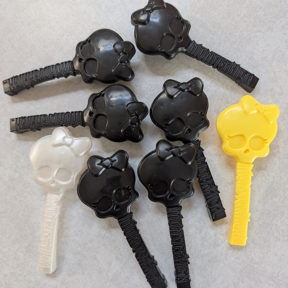 8 Monster High Doll Brushes